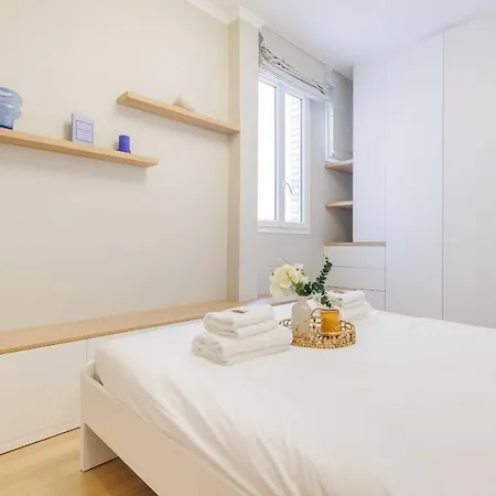 Daire Stunning & Modern - Eiffel Tower - 2br4p