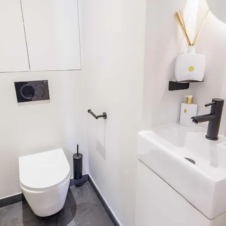 Stunning & Modern - Eiffel Tower - 2br4p * Paris