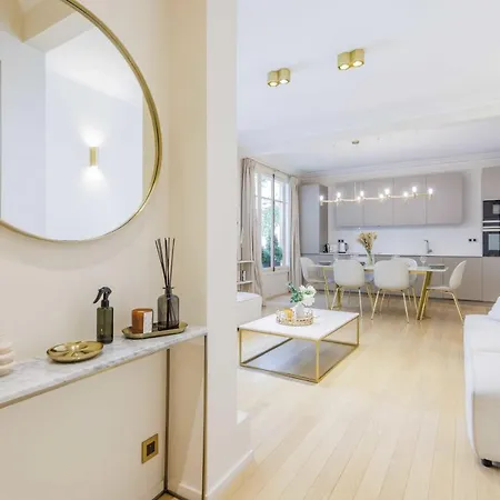 Stunning & Modern - Eiffel Tower - 2br4p